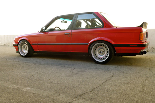 BMW E30 with Corsa GT-200 Series Steelies