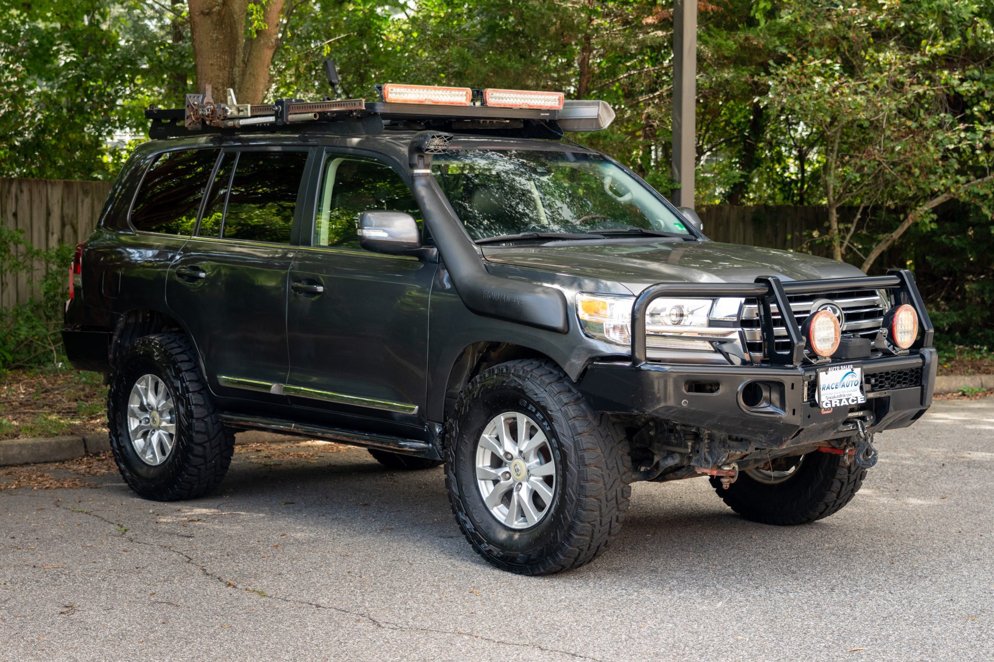 Modified Toyota Land Cruiser URJ200