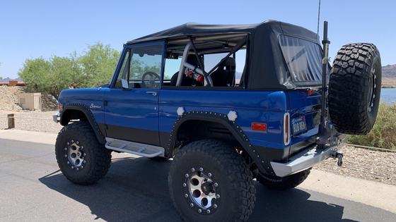 1975 Ford Bronco by cjrockhound