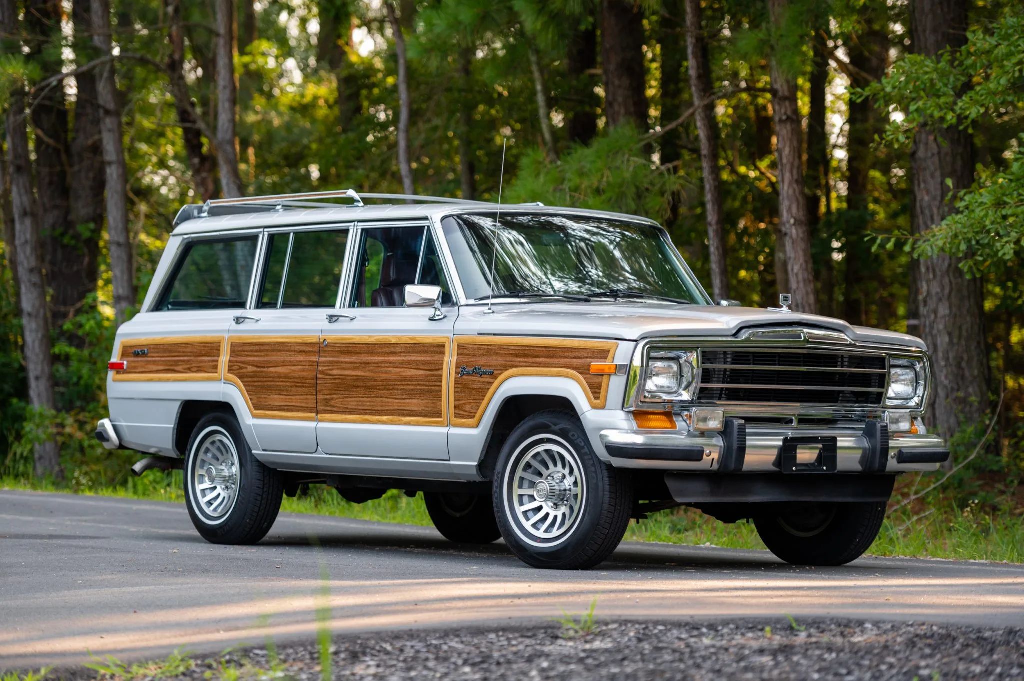 500hp EV-Converted Jeep Grand Wagoneer SJ