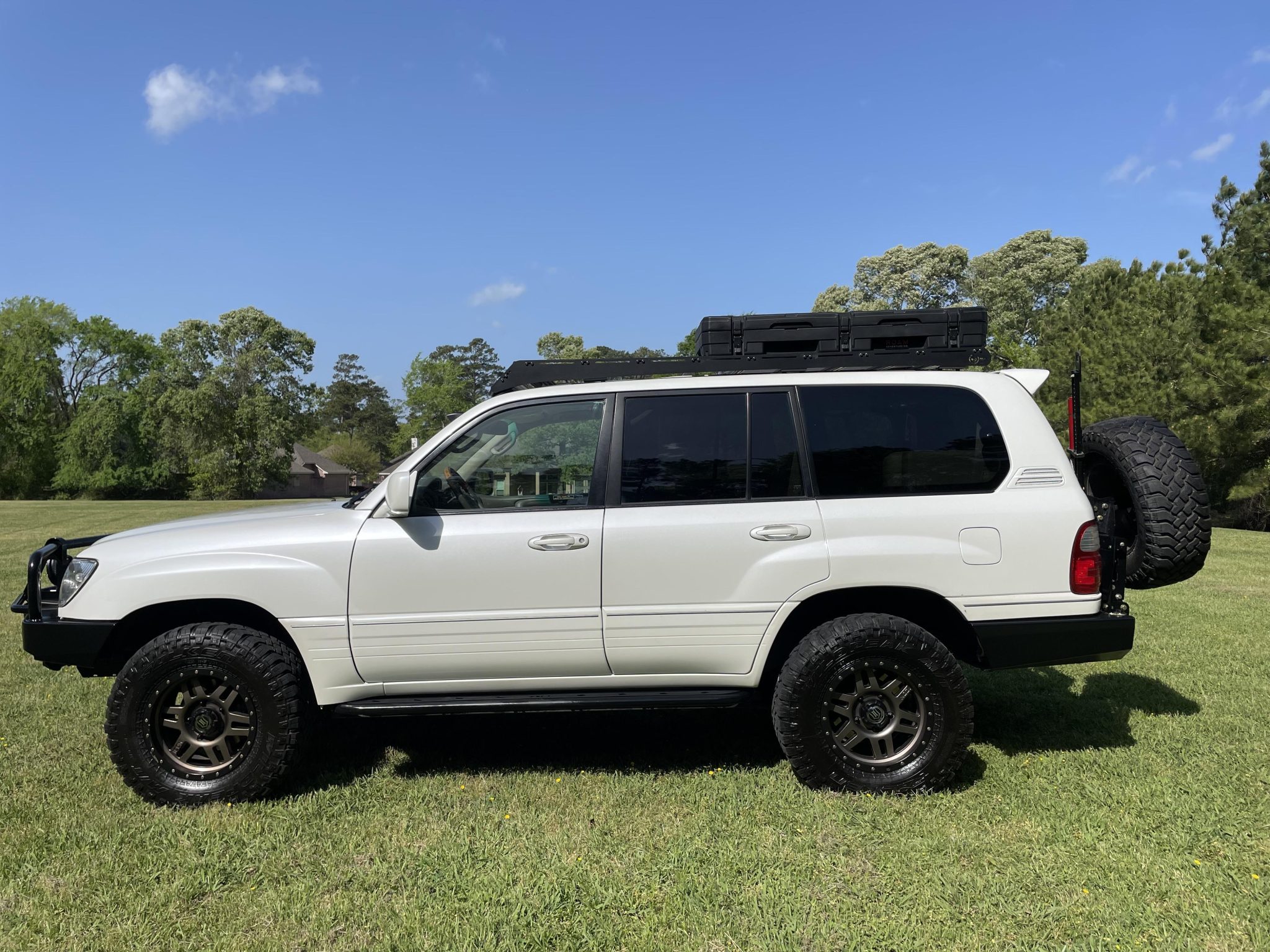 2004 Lexus LX470 by KadeNichs
