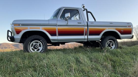 Modified 1976 Ford F-100 Ranger XLT 4×4