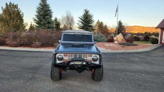 Fuel-Injected 351ci V8 1977 Ford Bronco