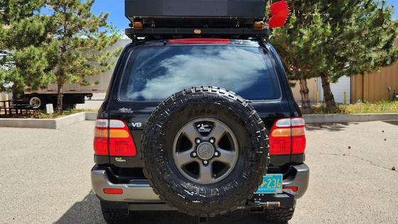 Modified Toyota Land Cruiser UZJ100