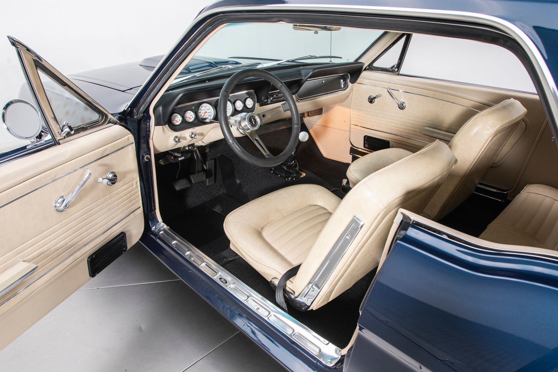 302 Crate Engine in 1966 Ford Mustang Notchback Restomod