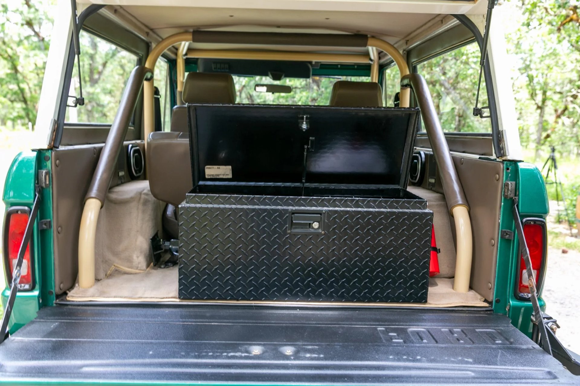 5.8L V8-Powered 1975 Ford Bronco Off-Roader