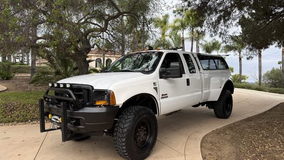 Modified 2003 Ford F-550 Super Duty 4x4