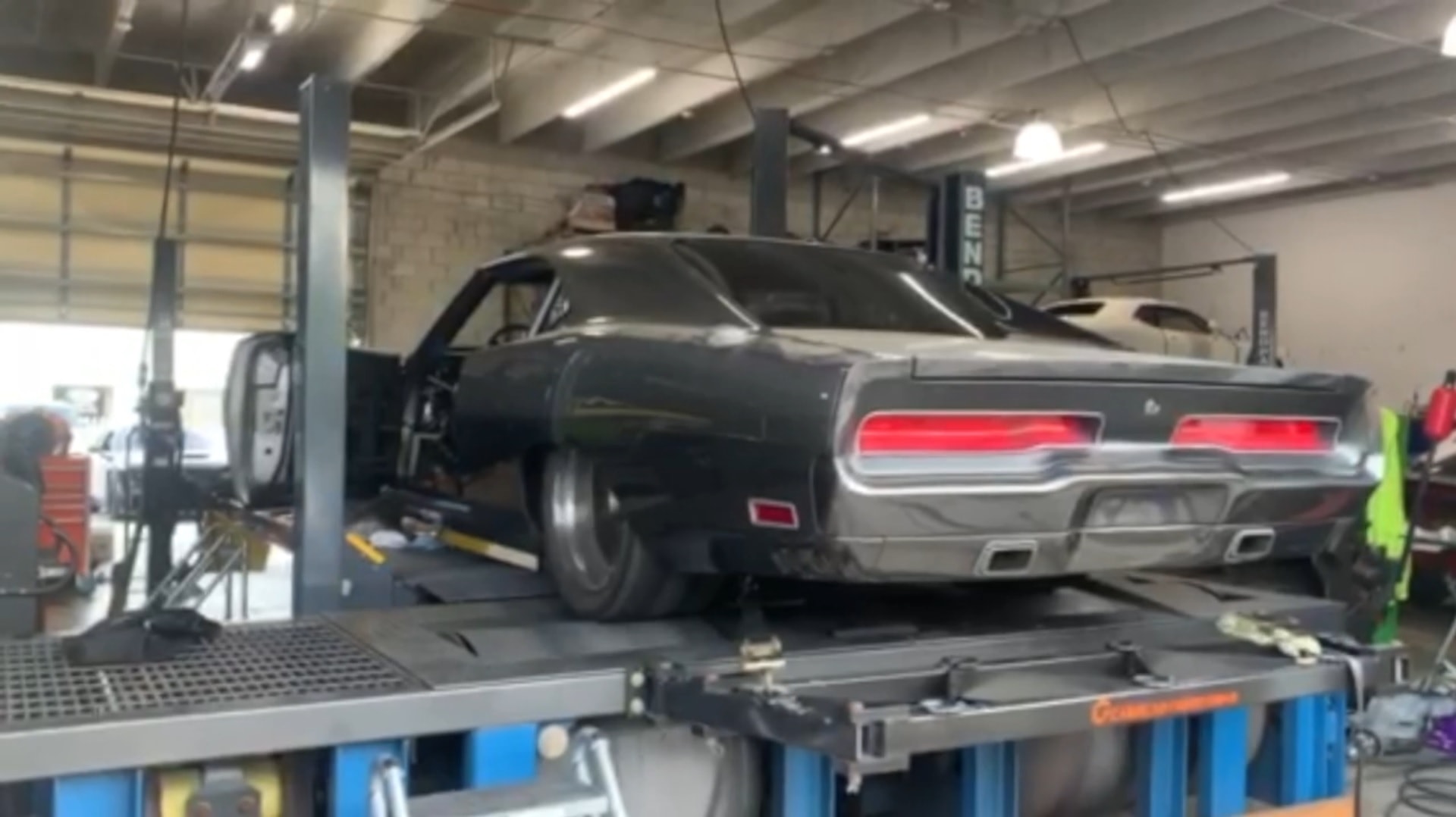 1000hp Hellephant-Powered 1970 Dodge Charger by SpeedKore