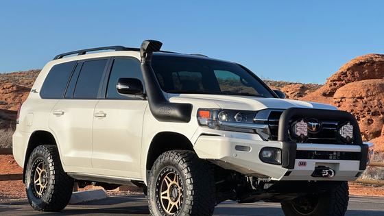 Modified 2020 Toyota Land Cruiser URJ200 Heritage Edition