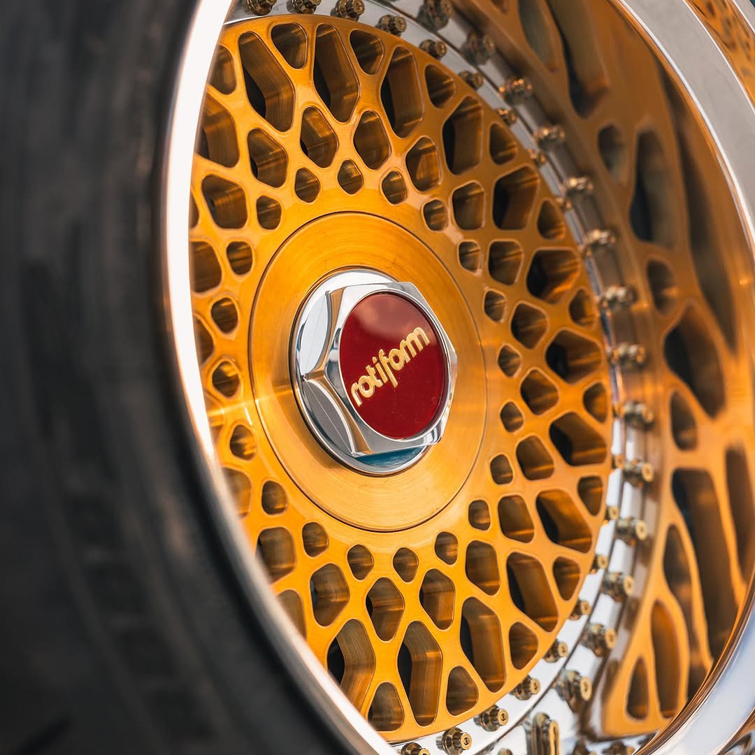 S52-Powered LTO widebody BMW E30 Convertible