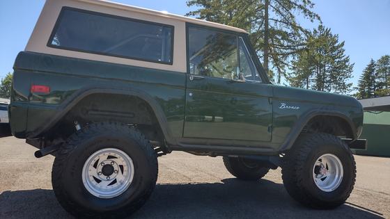 1975 Ford Bronco 5-Speed