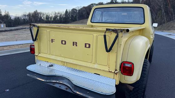 1977 Ford F-150 Custom Flareside 4×4