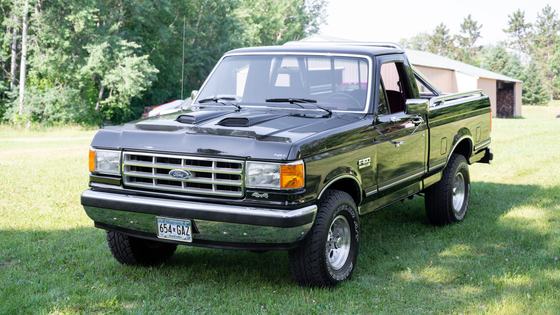 Modified 1987 Ford F-150 XLT Lariat 4×4