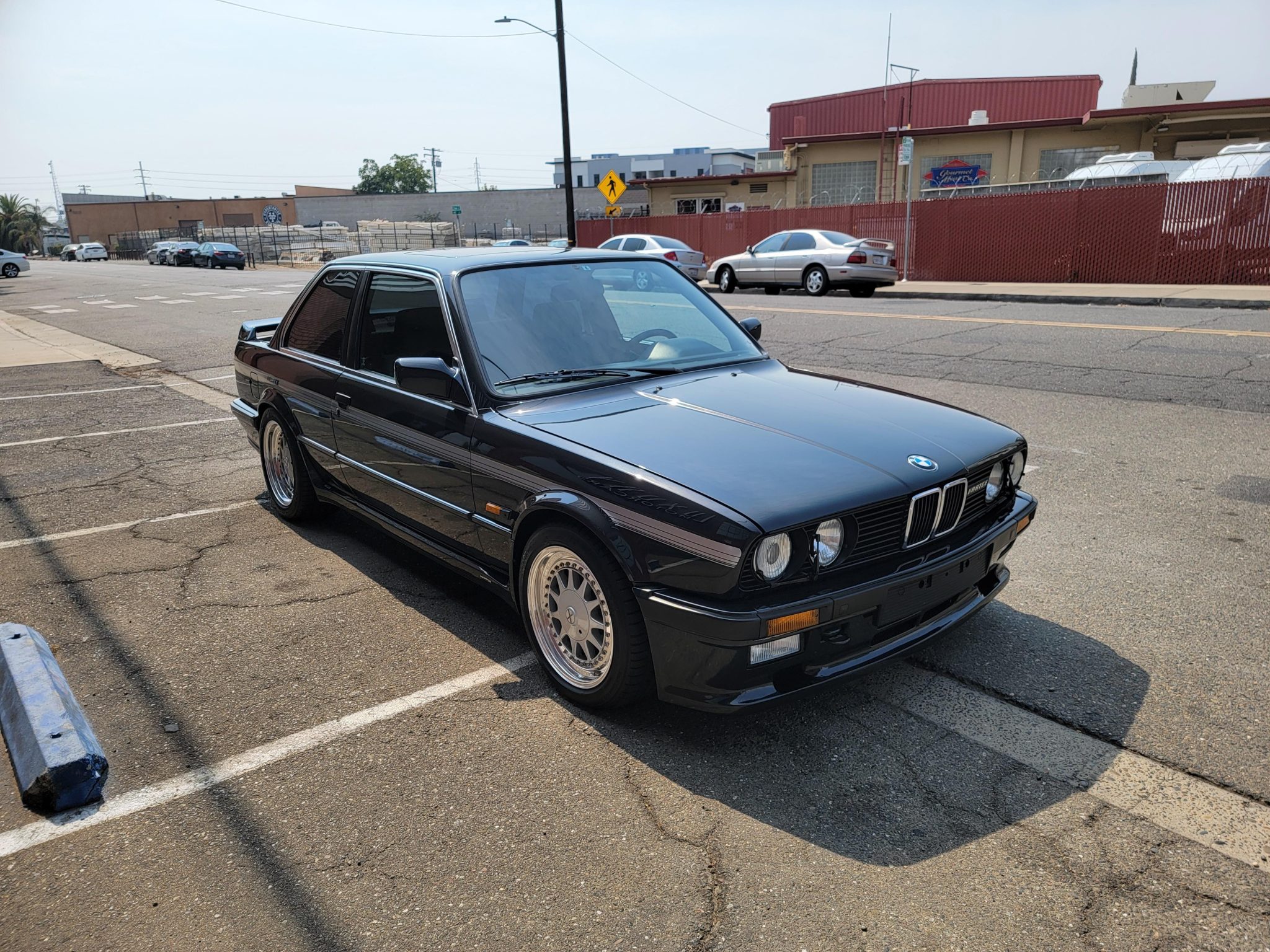 Hartge H26-Powered BMW E30 325i