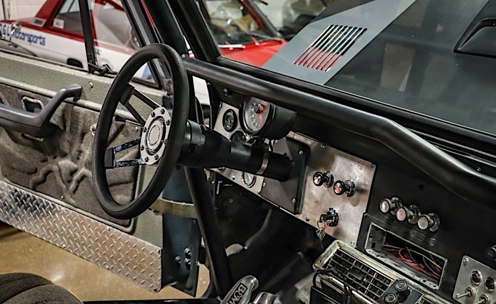 Off-Road-Primed 1976 Ford Bronco