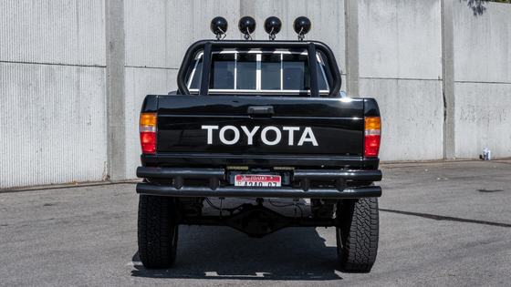 1985 Toyota Pickup Xtracab SR5 4×4 by SOS Customs
