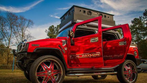 World's Loudest Hummer H2 with 86 Speakers