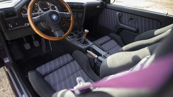 S52-Powered BMW E30 by CAtuned