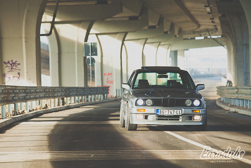 BMW E30 327i on Ronal Aero