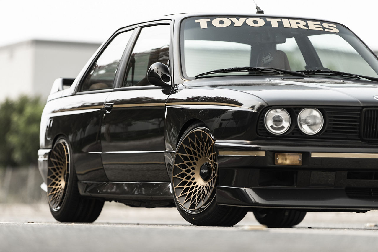 1987 BMW E30 on Rotiform LHR-F Wheels