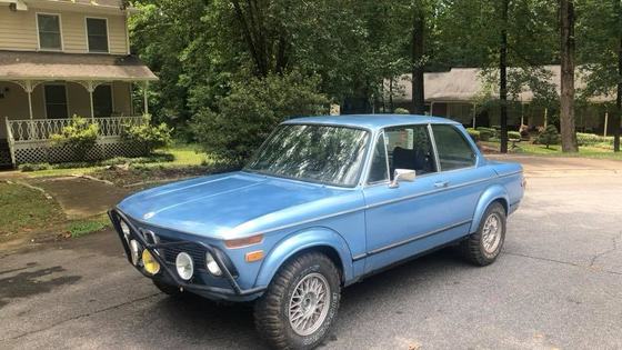 BMW 2002 by camdenthrasher