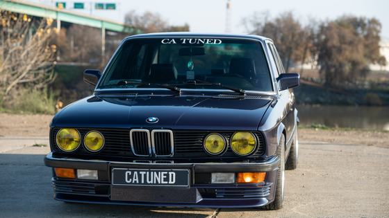 Manual-Swapped BMW E28 by CAtuned