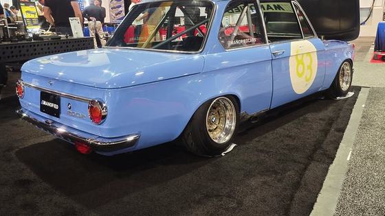 BMW 2002 by Manofied