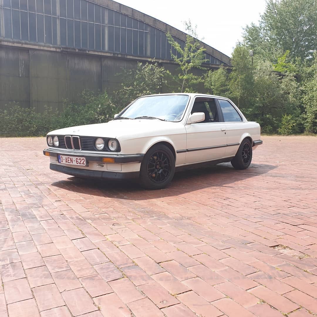 1986 BMW 3 Series with Team Dynamics Wheels