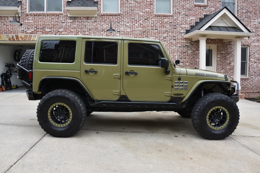 2013 Jeep Wrangler Unlimited Rubicon by ejvelazquez