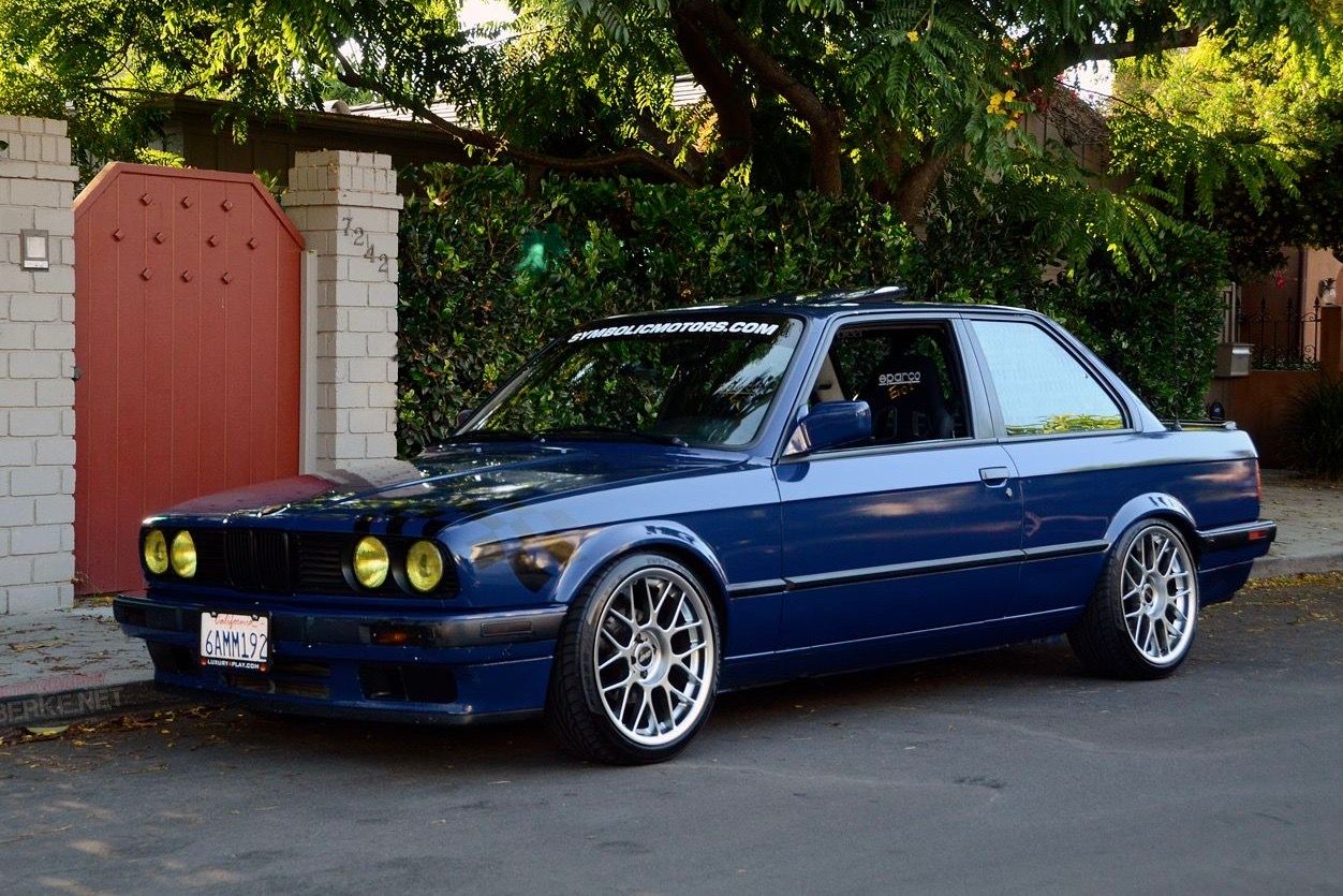 BMW E30 with ARC-8 Wheels