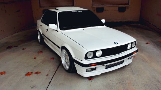 1989 BMW E30 325i by Amir Falahi