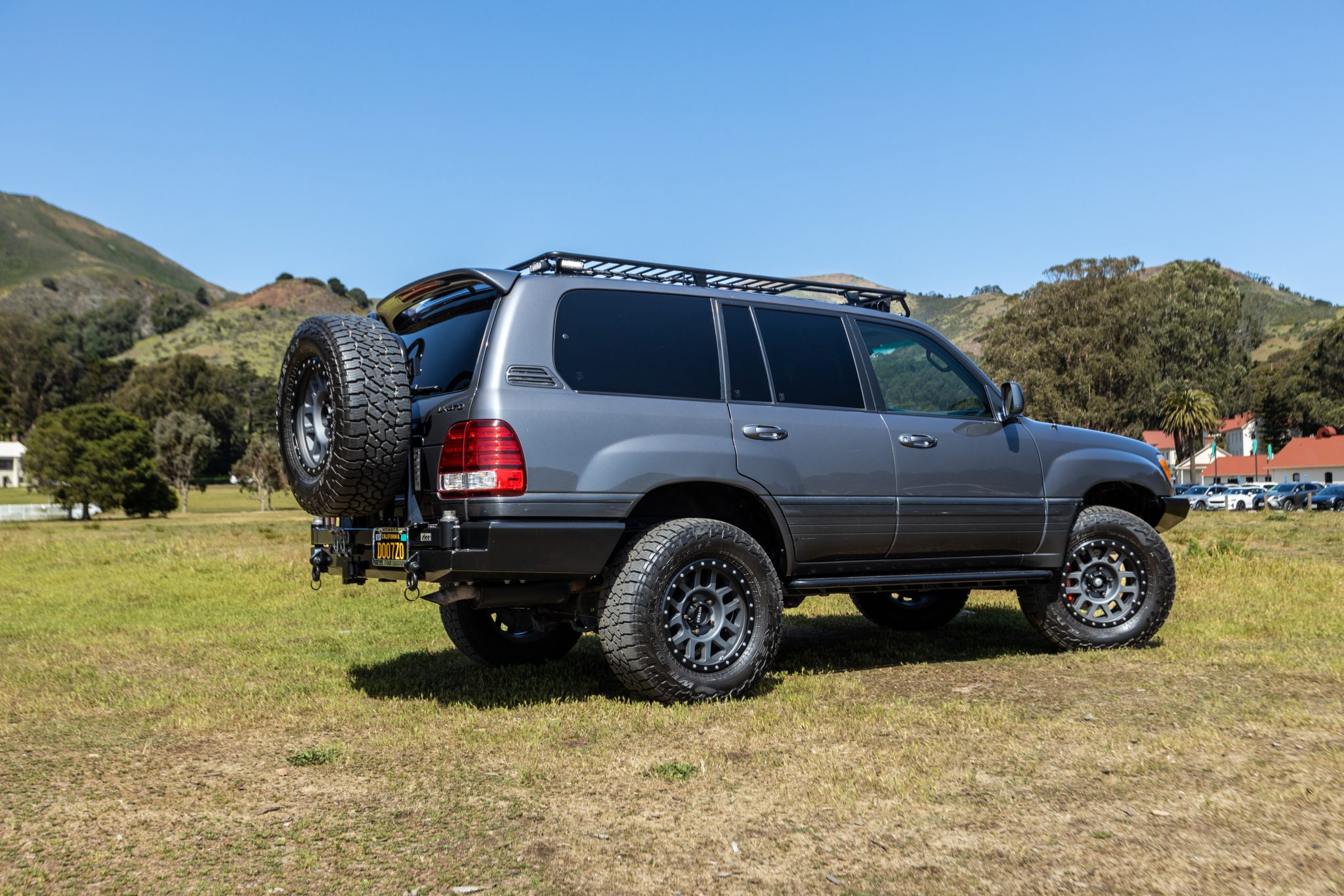 2006 Lexus LX470 by Mudrack Custom Cruisers
