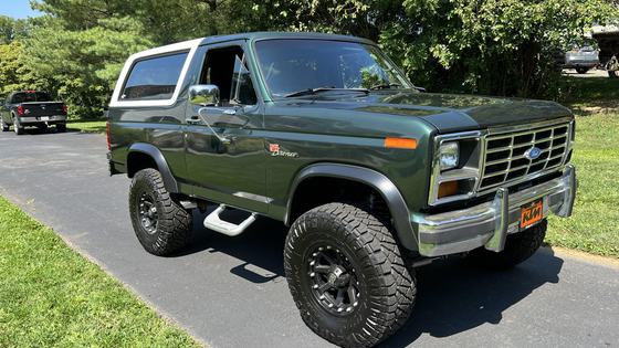 Modified 1986 Ford Bronco V8 4×4