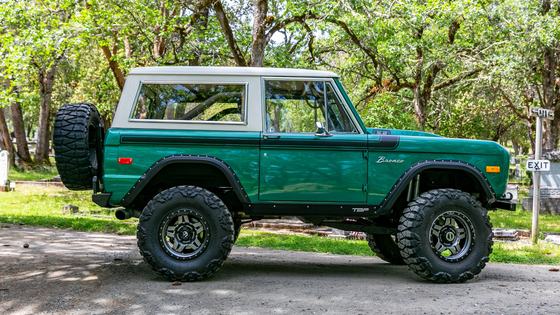 1975 Ford Bronco Modified by jmoffet