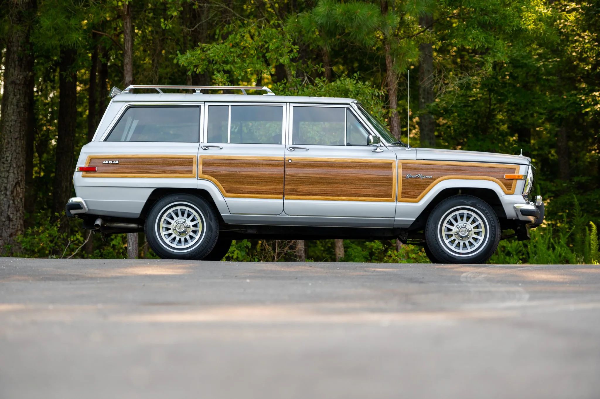 500hp EV-Converted Jeep Grand Wagoneer SJ