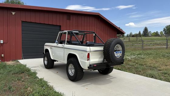 1977 Ford Bronco by Ameliaguidi