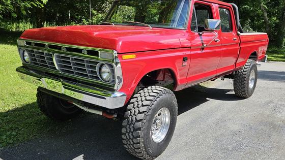 1974 Ford F-250 Custom Crew Cab 4×4