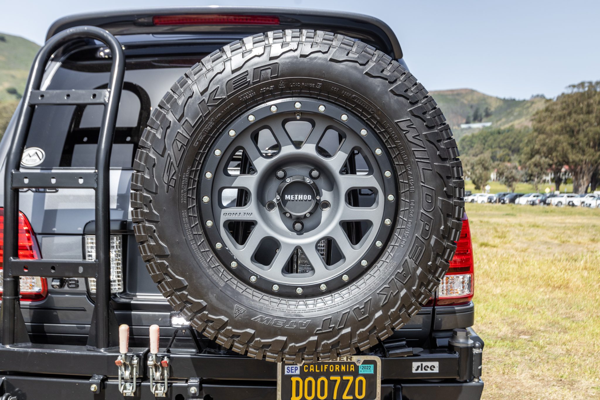 2006 Lexus LX470 by Mudrack Custom Cruisers