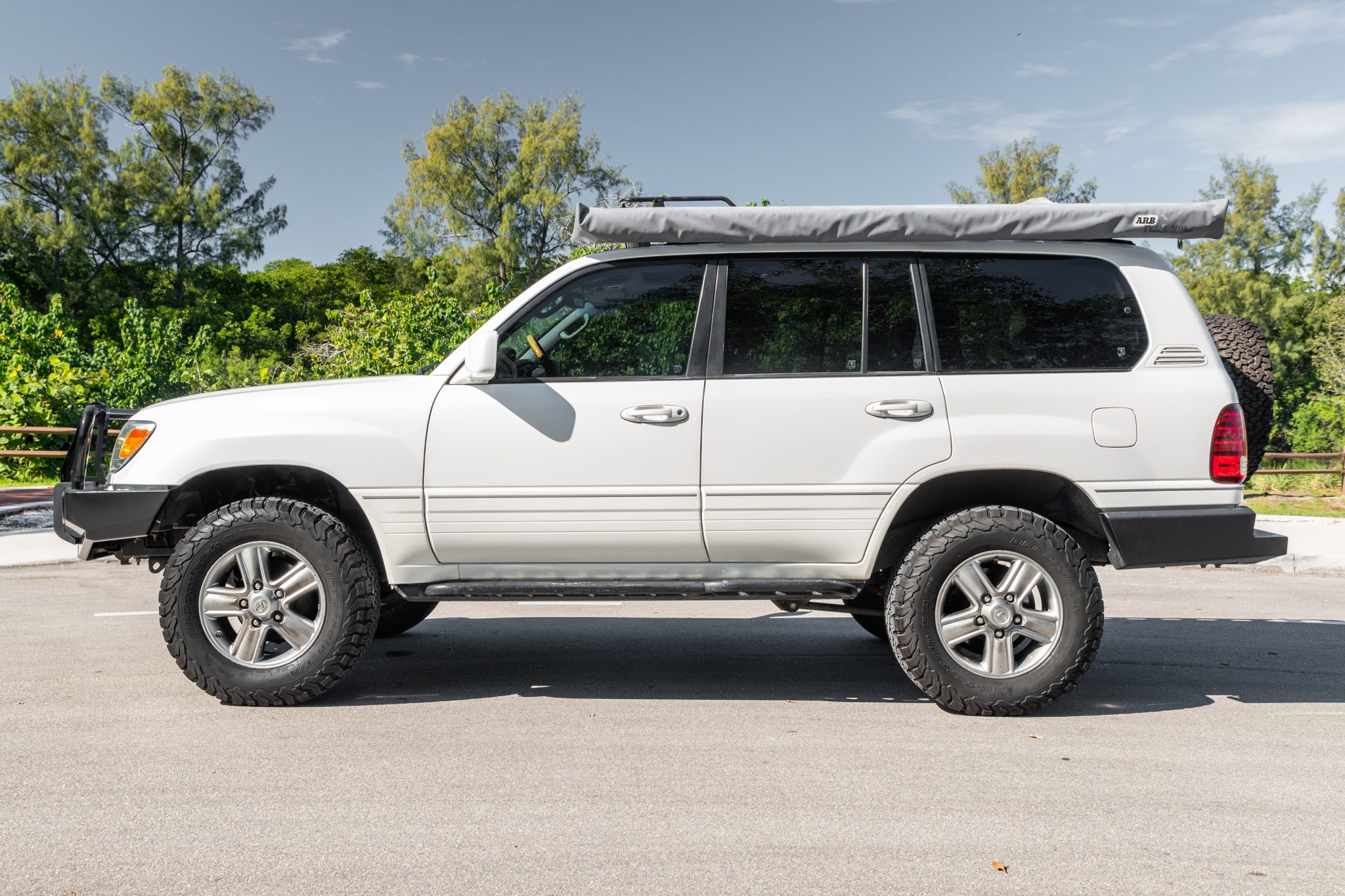2006 Lexus LX470 Modified