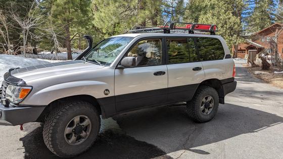 2001 Toyota Land Cruiser UZJ100