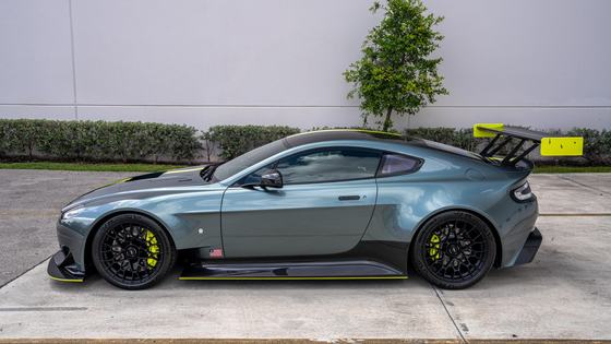 2017 Aston Martin Vantage AMR Pro