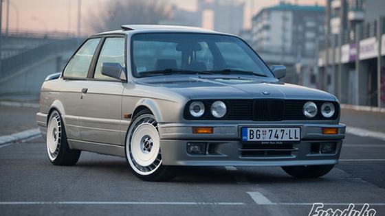 BMW E30 327i on Ronal Aero