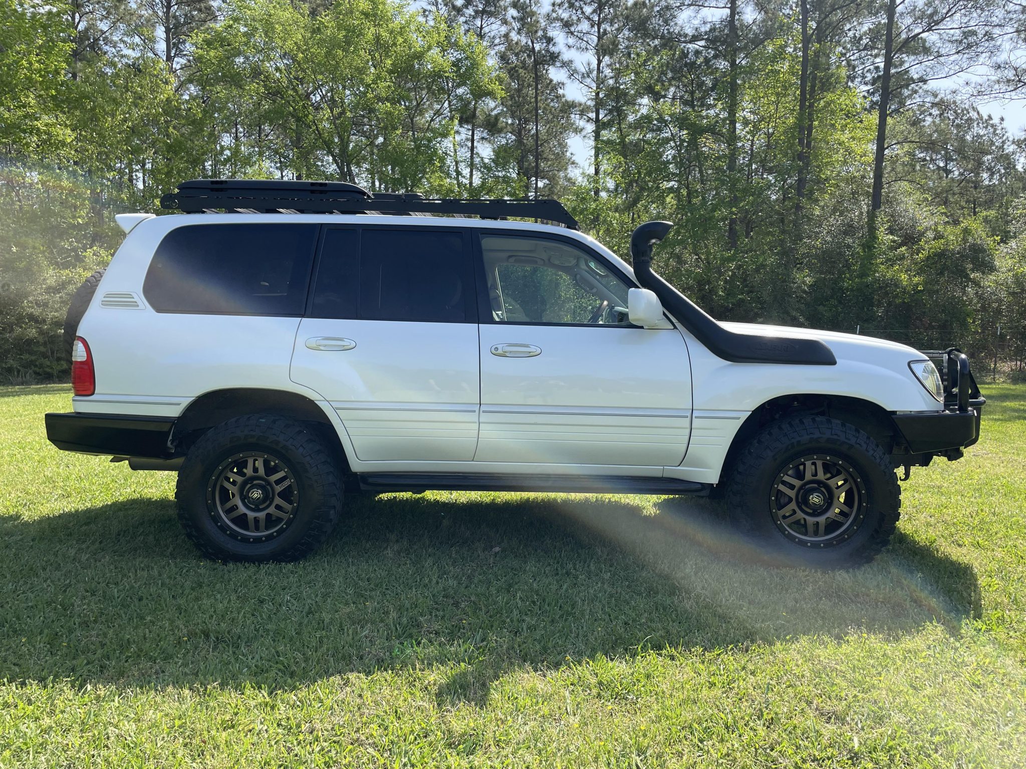 2004 Lexus LX470 by KadeNichs