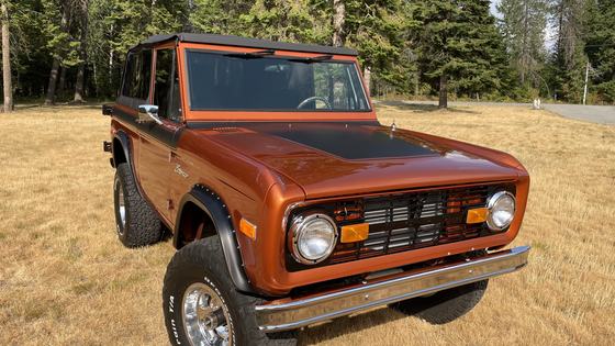 Modified 1975 Ford Bronco 5-Speed