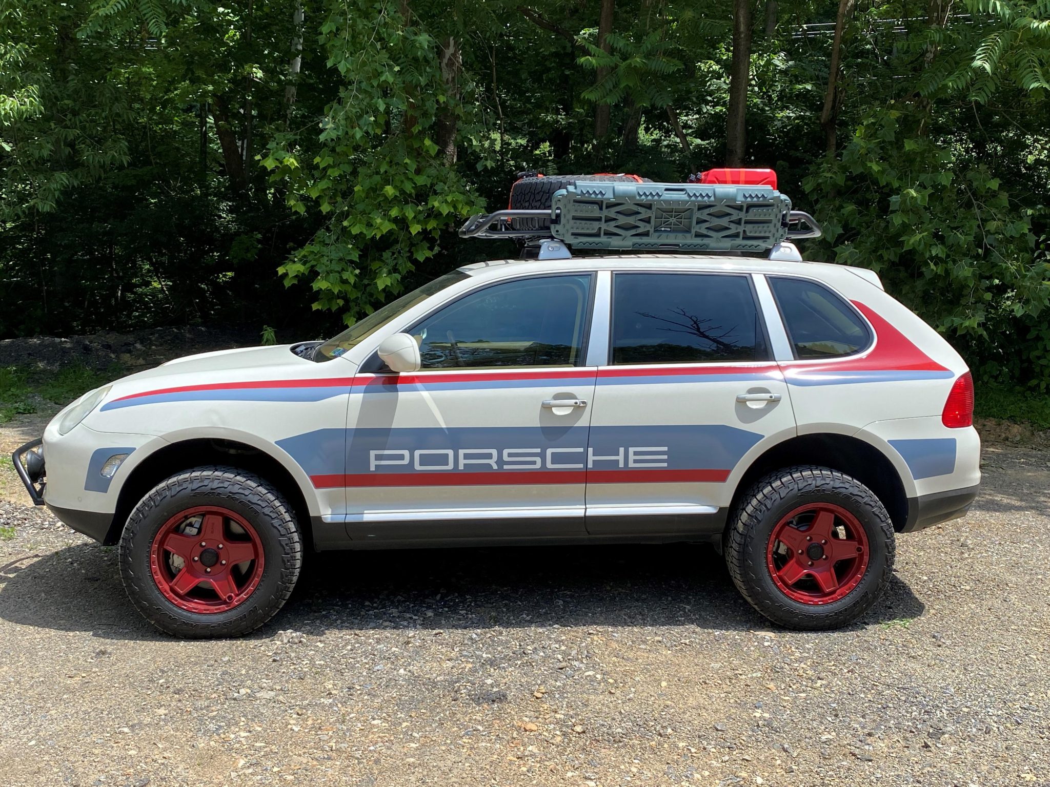 2004 Porsche Cayenne S by japerf1