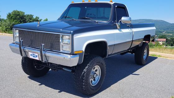 1985 Chevrolet C10 Scottsdale 4x4 by Bigblockjoe