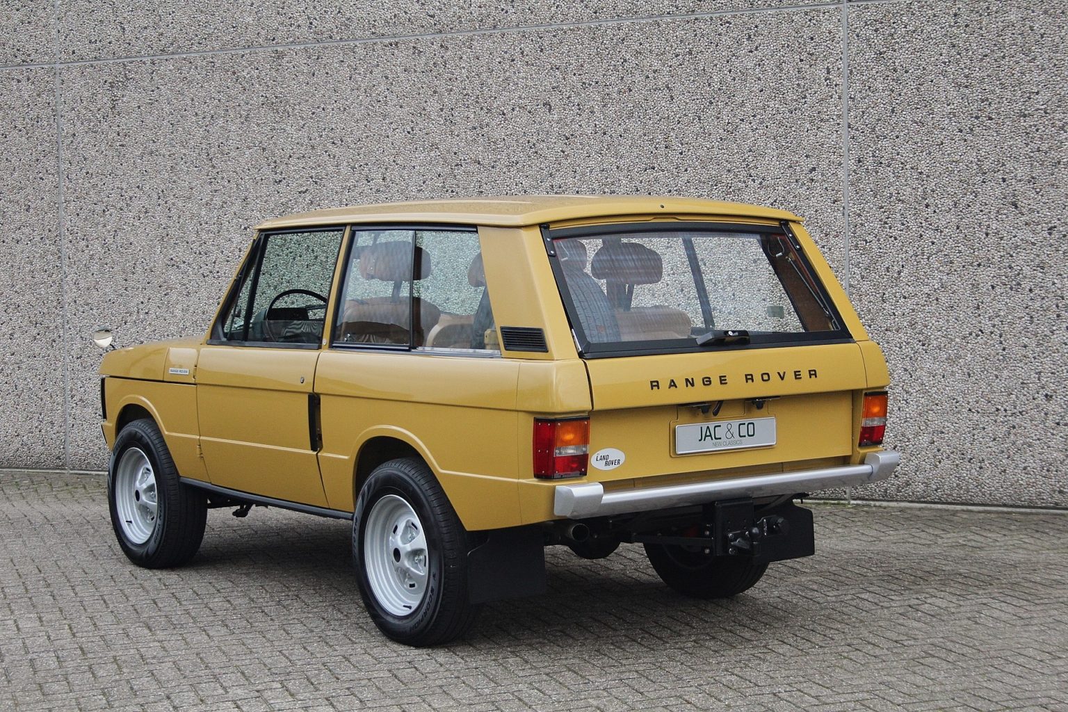 500hp LT1-Powered 1972 Range Rover S1