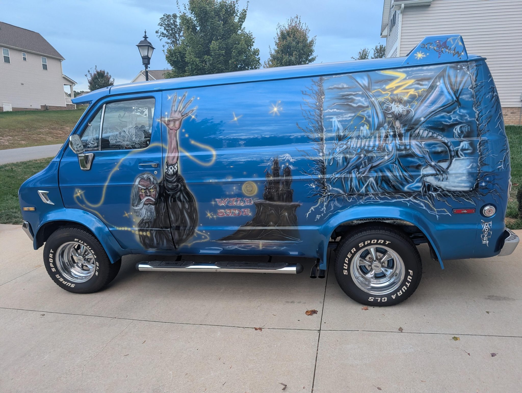 1977 Dodge Tradesman B200 "Wild Side"