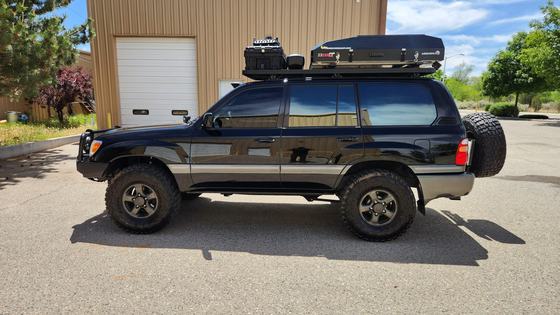 Modified Toyota Land Cruiser UZJ100