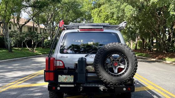 2002 Lexus LX470 by Terry Bravis